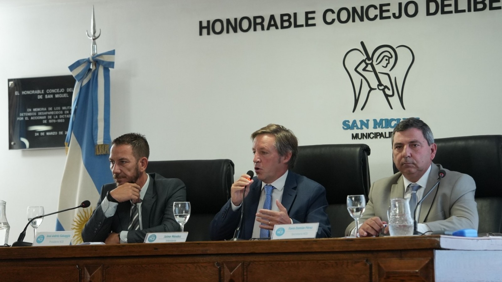 Dos nuevos tomógrafos, pista de atletismo, seguridad y obras, entre los anuncios de Jaime Méndez