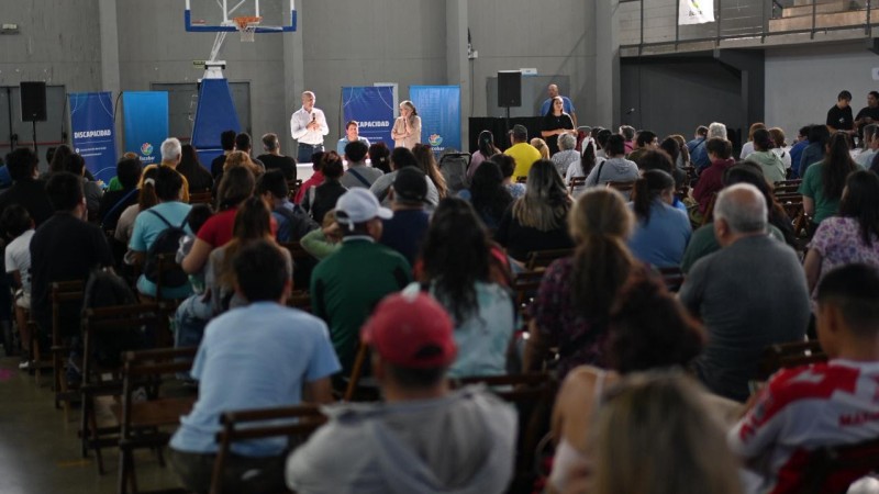 Transporte público gratuito: Escobar entregó 520 Pases Libre Multimodal para personas con discapacidad