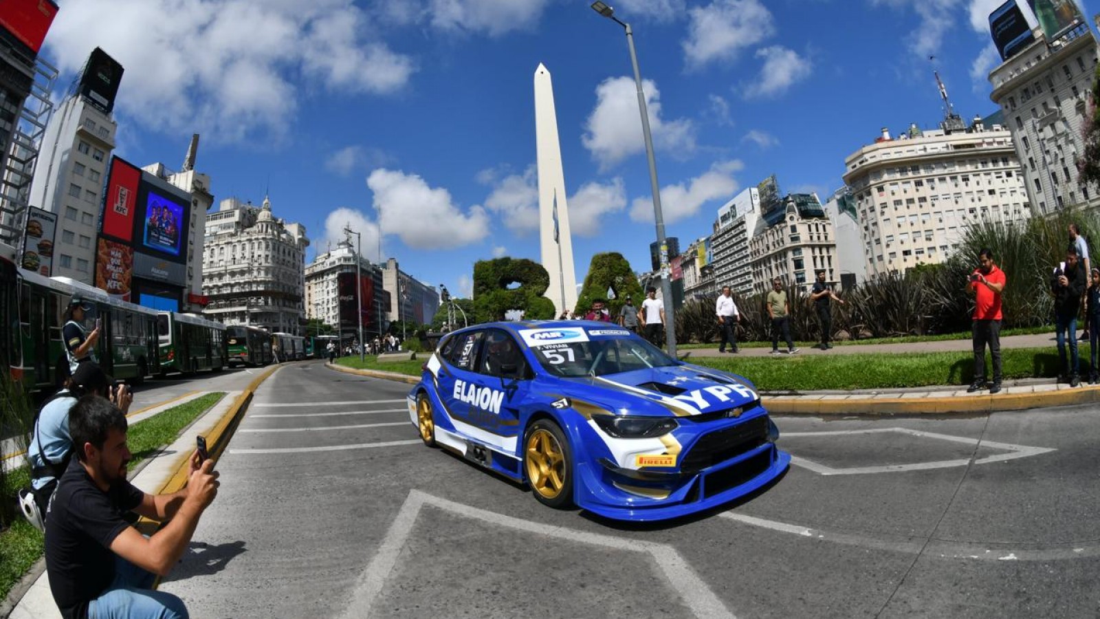 La fiesta del Callejero del TC 2000 llegó al Obelisco y anticipa un fin de semana espectacular para toda la familia