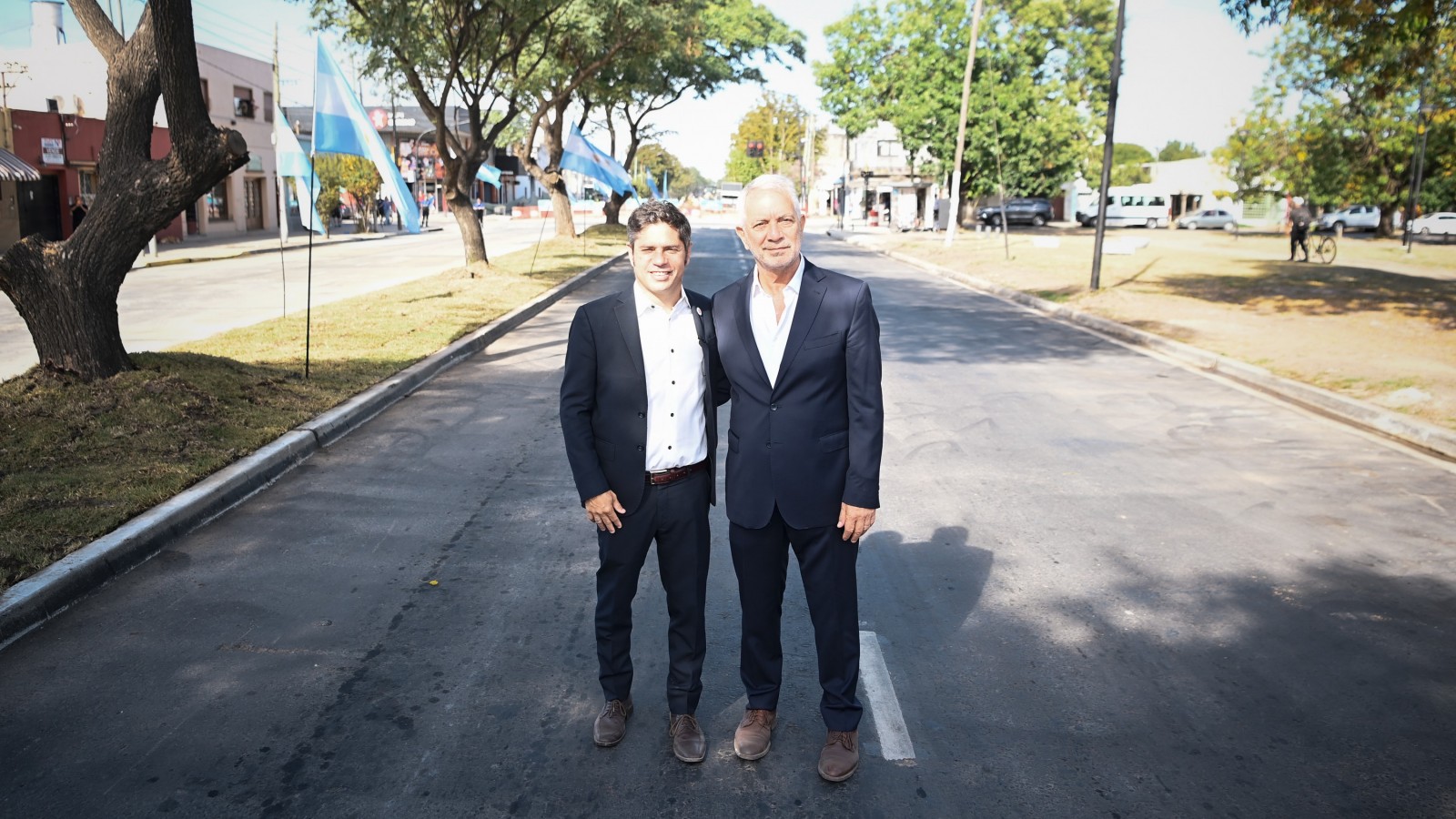 Kicillof y Alak recorrieron las obras de la Avenida 60 en Los Hornos