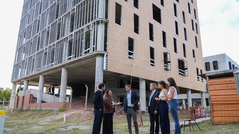 Katopodis recorrió las obras de la Torre de Innovación de la Universidad Nacional de San Martín