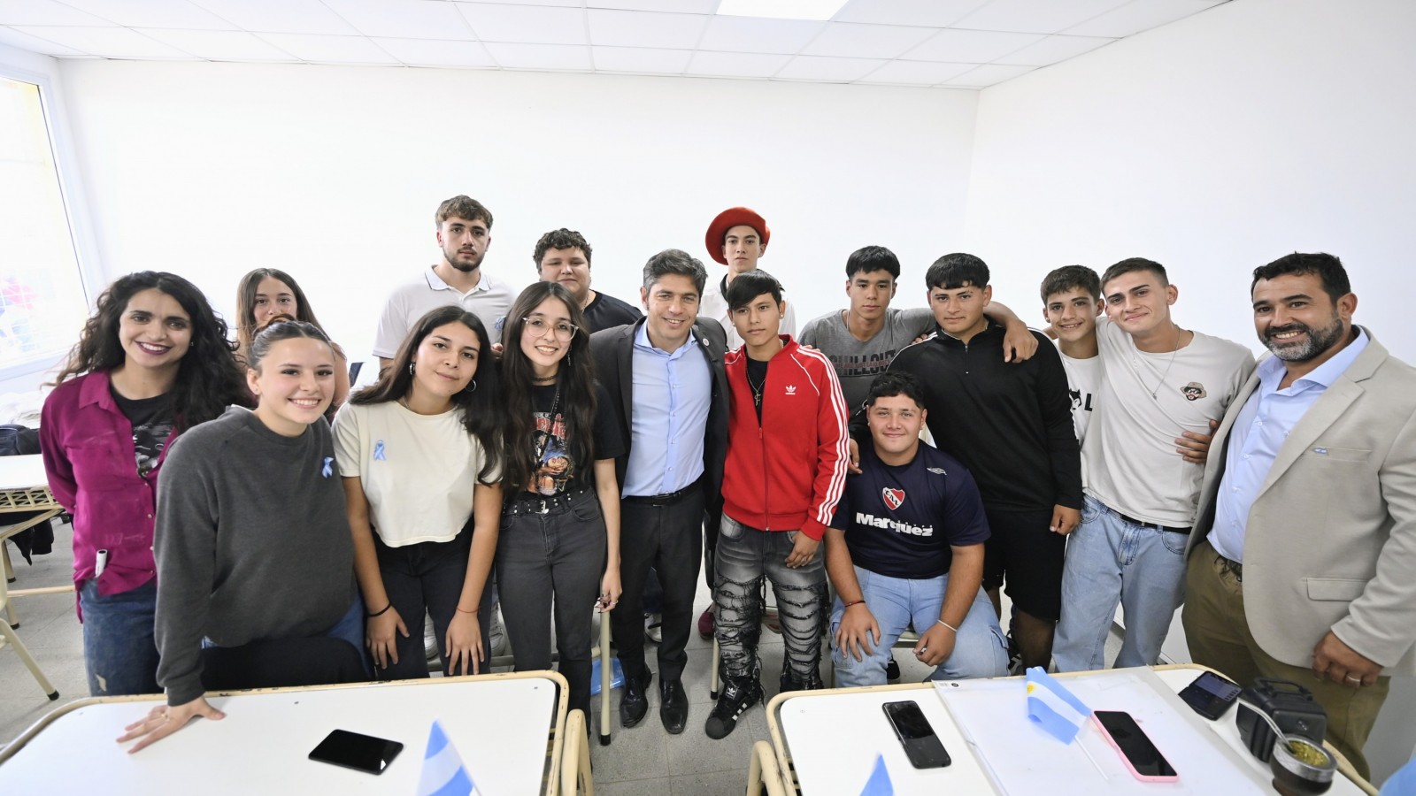 Kicillof inauguró el nuevo edificio de la Escuela Secundaria N°13 en el paraje De la Canal