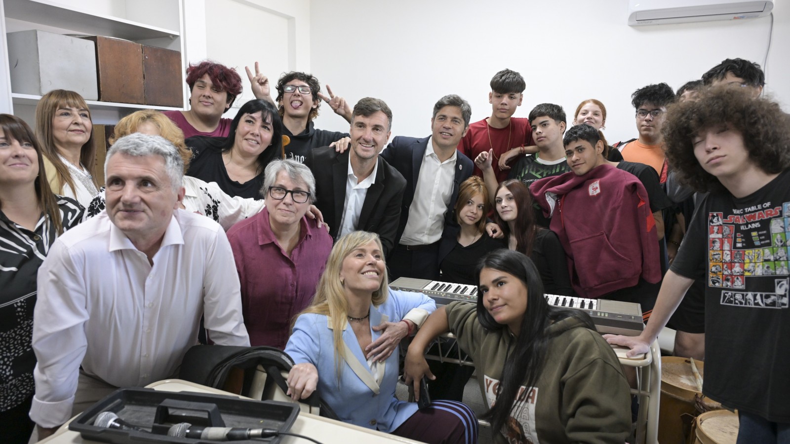 Kicillof entregó 430 escrituras gratuitas a familias de Morón