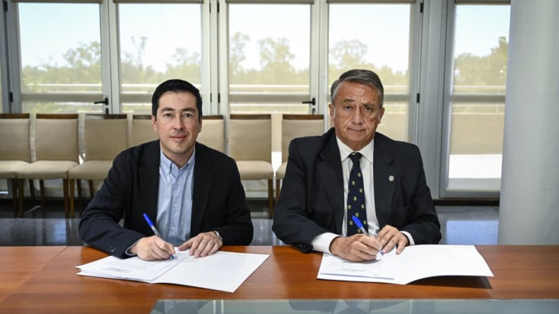 Nardini firma un convenio con la USAL para prácticas en salud pública