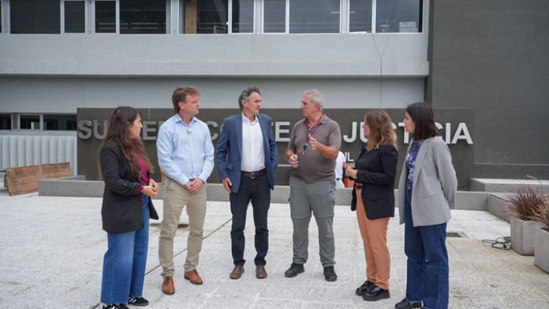 Katopodis recorrió las obras finales del nuevo Complejo Judicial en Olavarría