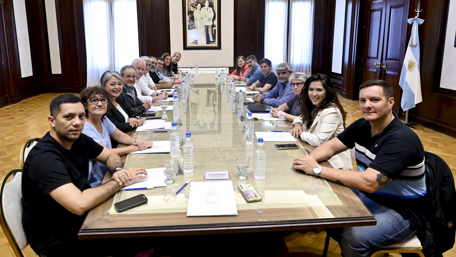 Kicillof recibió a autoridades de la Internacional de Educación y refrentes del sindicalismo global