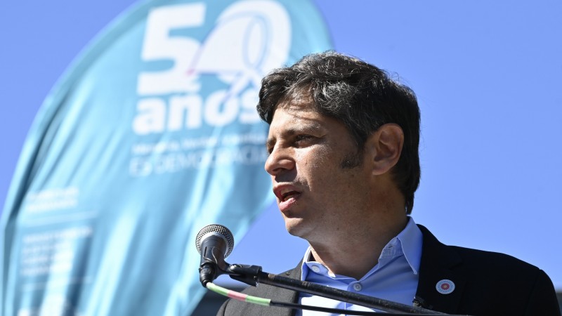 Kicillof visitó el Espacio para la Memoria en el ex-centro clandestino de detención "Destacamento Arana"