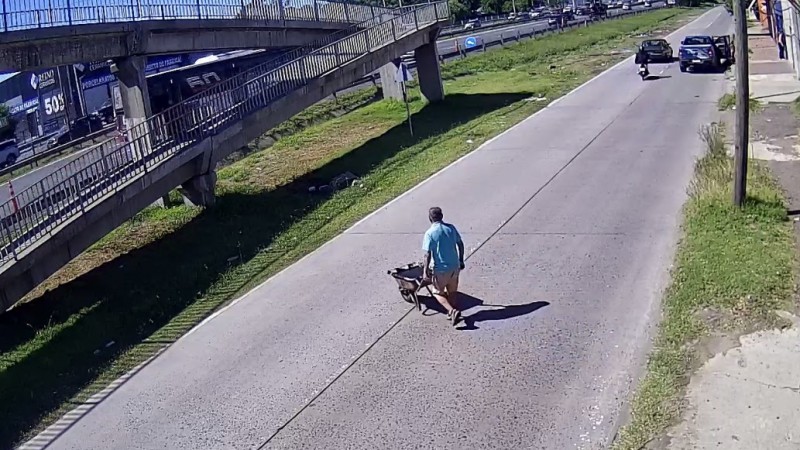 Creaba un microbasural, lo registró una cámara y en menos de una hora fue sancionado