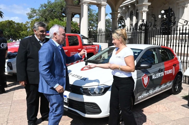 Tigre aumenta su seguridad: Julio Zamora encabezó la entrega de 25 móviles para el COT