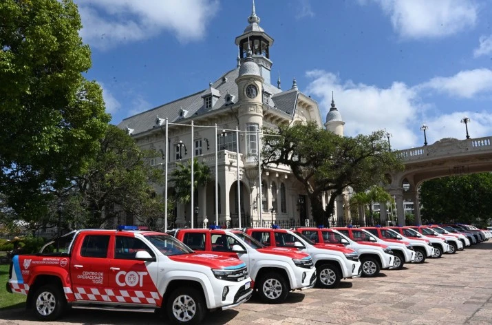 Tigre aumenta su seguridad: Julio Zamora encabezó la entrega de 25 móviles para el COT
