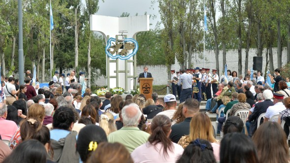 Emotivo homenaje en Luján por Malvinas: acto con veteranos, escuelas y fuerte mensaje de soberanía