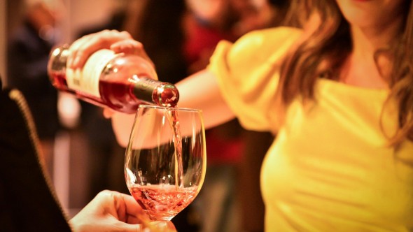 Brindá en Escobar: promos imperdibles para celebrar el Día del Vino Argentino