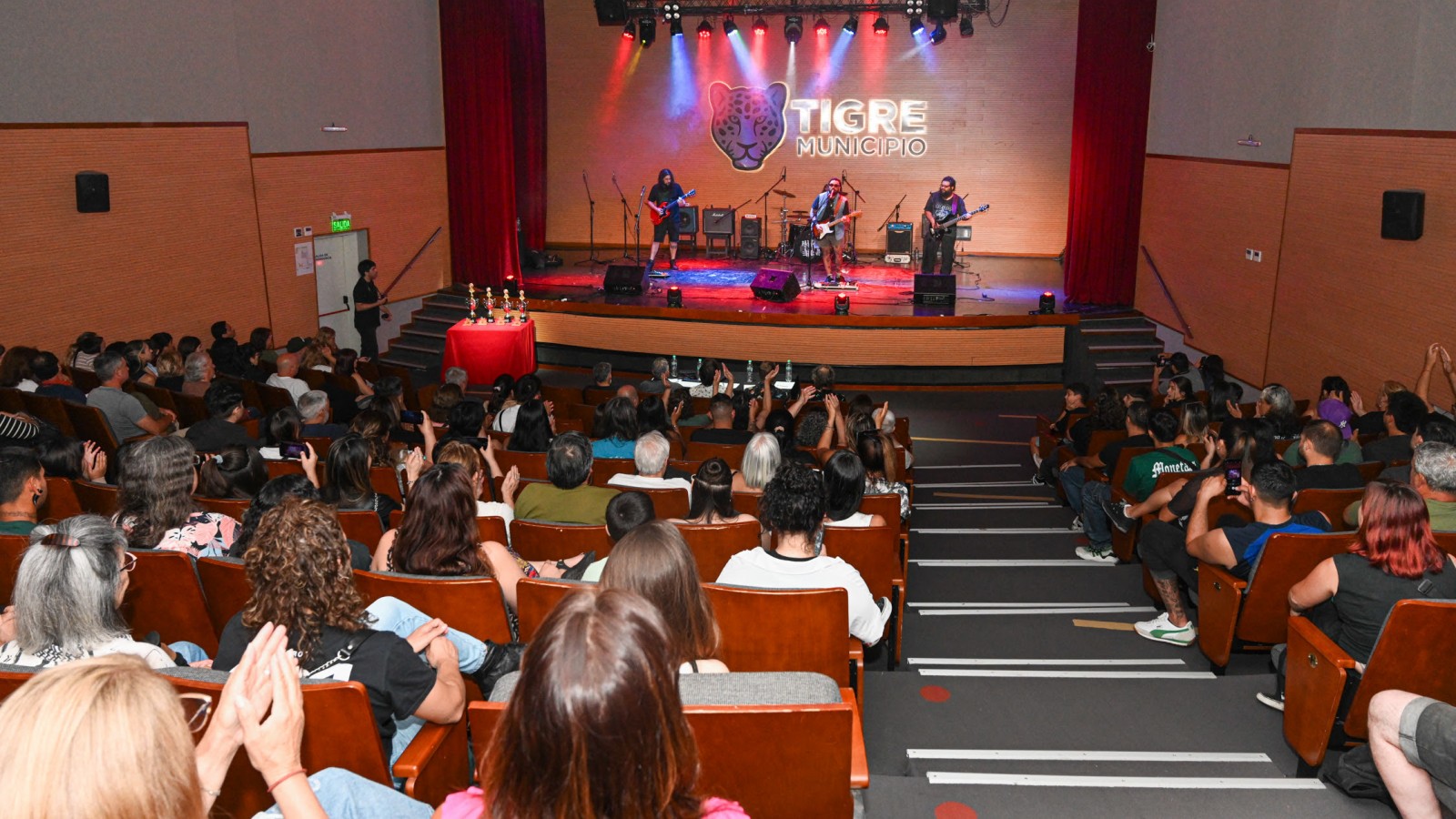 Disfrutá los mejores espectáculos en el Teatro Municipal Pepe Soriano junto a toda la familia