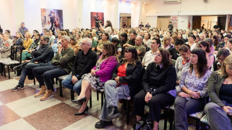 Morón realizó una jornada de diálogo y capacitación junto a instituciones educativas