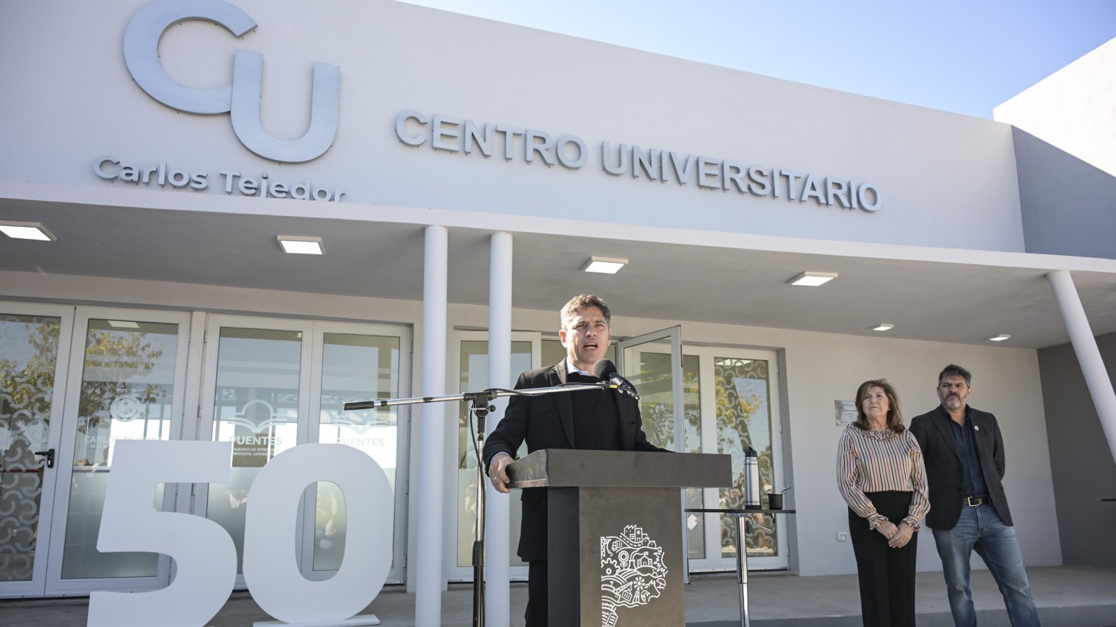 Axel Kicillof inauguró el centro universitario Nº50 del Programa Puentes en Carlos Tejedor