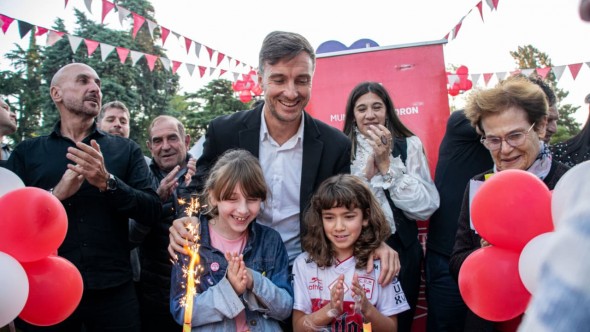 Ghi inauguró los festejos por el 115° aniversario de Villa Sarmiento en Plaza Alsina