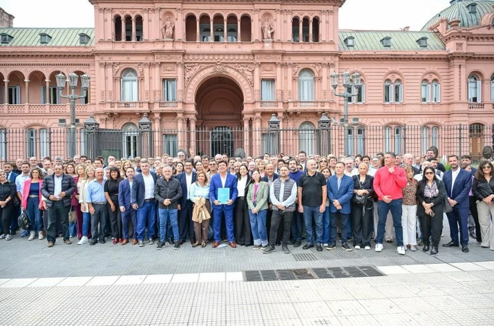 Sujarchuk firmó un petitorio federal con más de 200 intendentes para pedir cambios en la política económica del Gobierno
