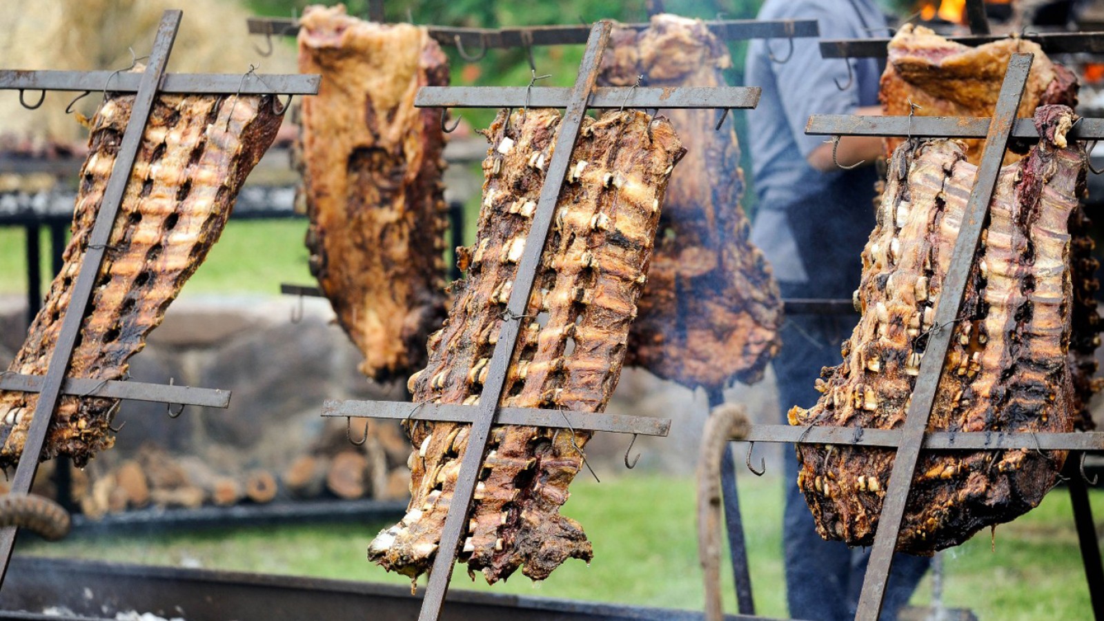 Espora: el pueblo cerca de Buenos Aires ideal para comer asado a la cruz y desconectar del ruido