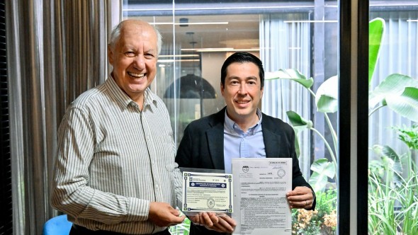 Nardini hizo entrega de la habilitación a la ampliación de la planta de Nevares