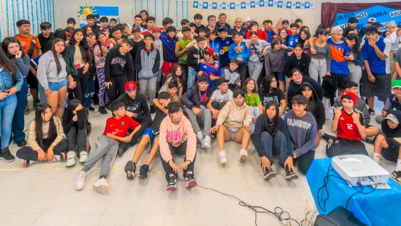 Ex Combatientes de Malvinas charlaron con jóvenes del programa educativo municipal