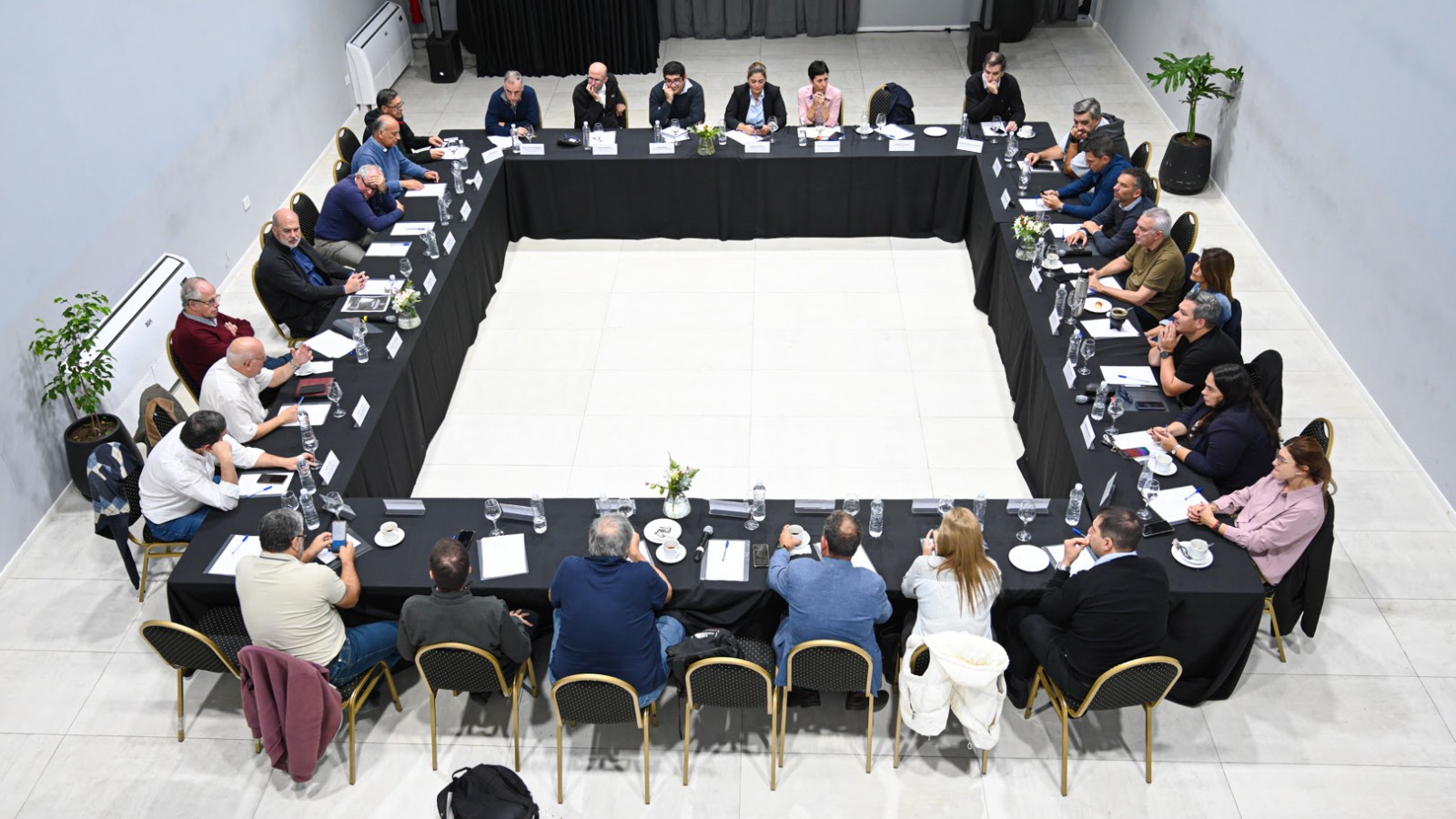 Julio Zamora mantuvo una reunión con curas de diferentes localidades de Tigre