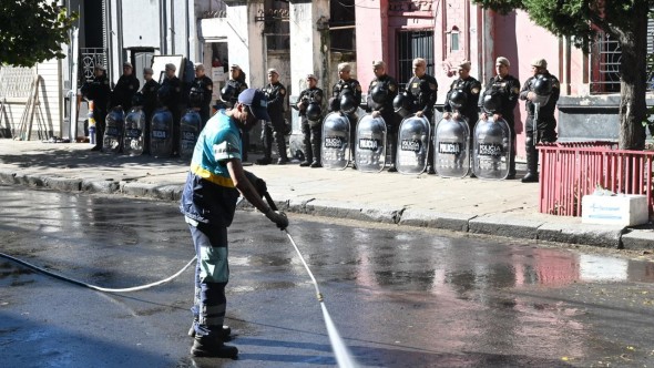 Ya son 700 las propiedades recuperadas tras un operativo en cinco ph usurpados hace más de 26 años en Villa Mitre