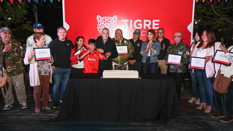 83° aniversario de Las Tunas: Julio Zamora participó del multitudinario evento en la plaza Soldados de Malvinas