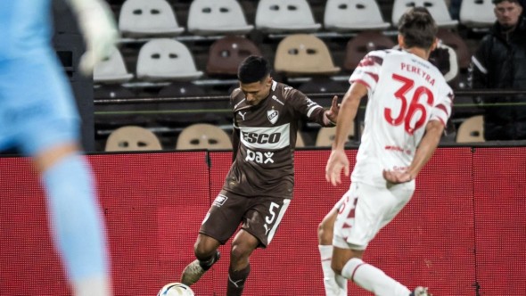 Dura derrota de Platense en Vicente López: cayó 2-0 ante Estudiantes y cerró un flojo Apertura