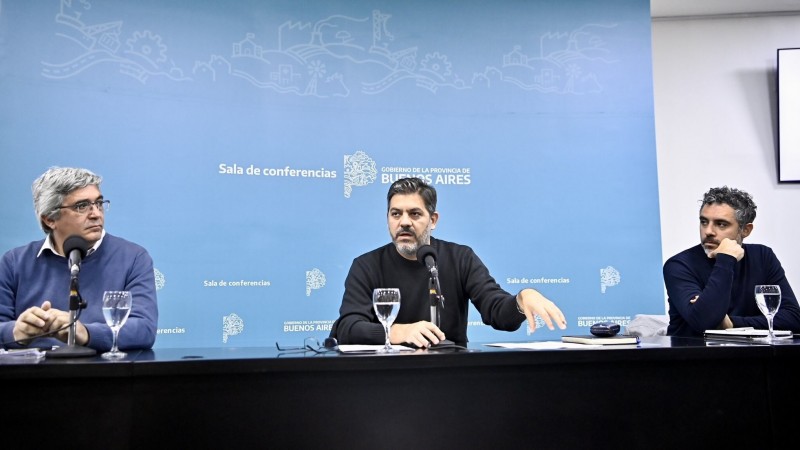 Bianco: "Argentina está viviendo una catástrofe productiva, social y económica"