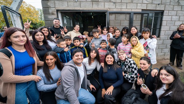 Mariel Fernández inauguró el nuevo Centro Cultural La Perla y sumó obras de asfalto y luces LED