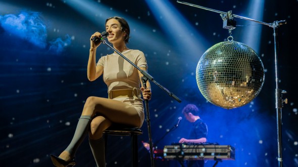 Zoe Gotusso fue ovacionada en el Teatro Otamendi de San Fernando