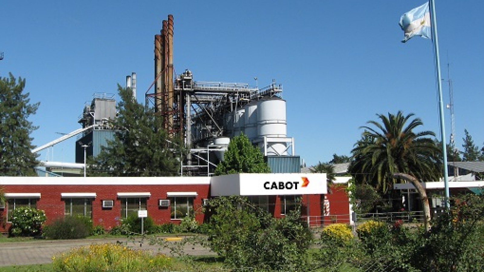 Cabot Argentina cierra su histórica planta en Campana y profundiza la crisis de la industria del neumático