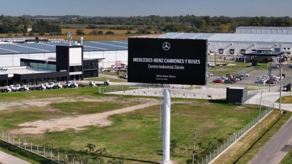 Mercedes-Benz inauguró en Zárate su nueva planta y marca un hito histórico para la industria automotriz argentina