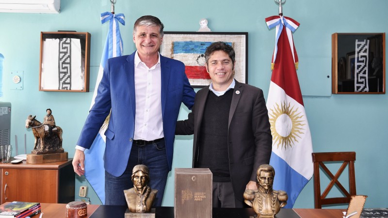 Axel Kicillof firmó convenios turísticos, educativos y agrarios en Córdoba y apuntó contra Milei