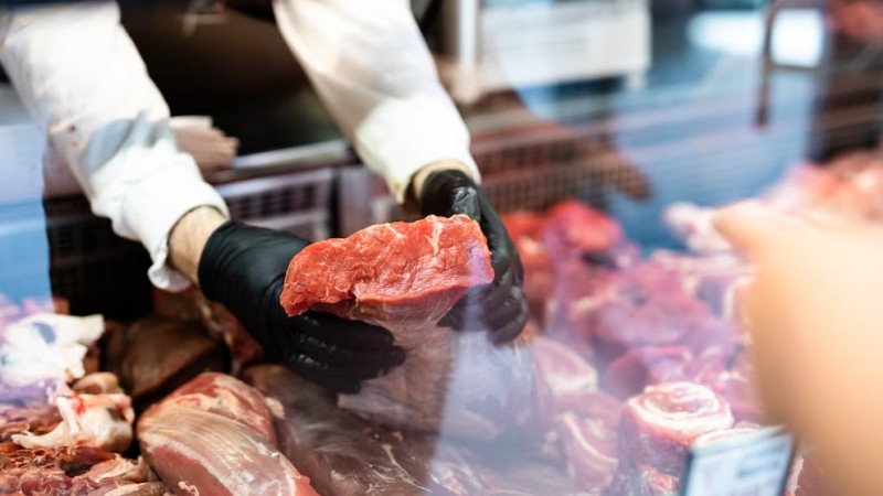 Argentina se encareció en dólares: la carne subió hasta 60% y la ropa sigue entre las más caras del mundo