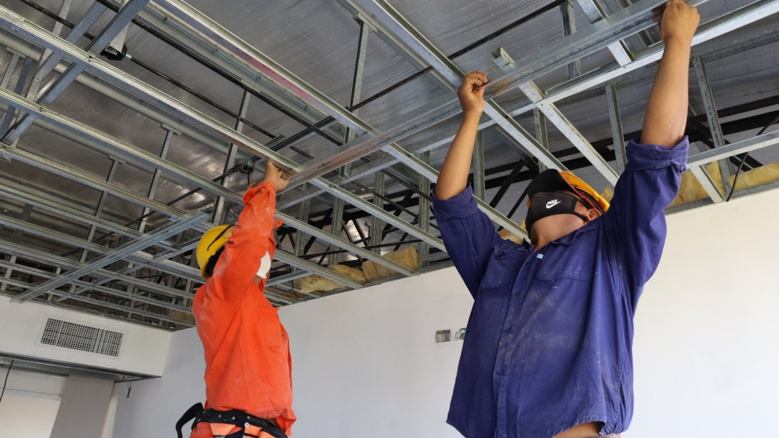Fernando Moreira y Gabriel Katopodis recorrieron las obras en el Hospital Thompson y anunciaron la cuarta etapa