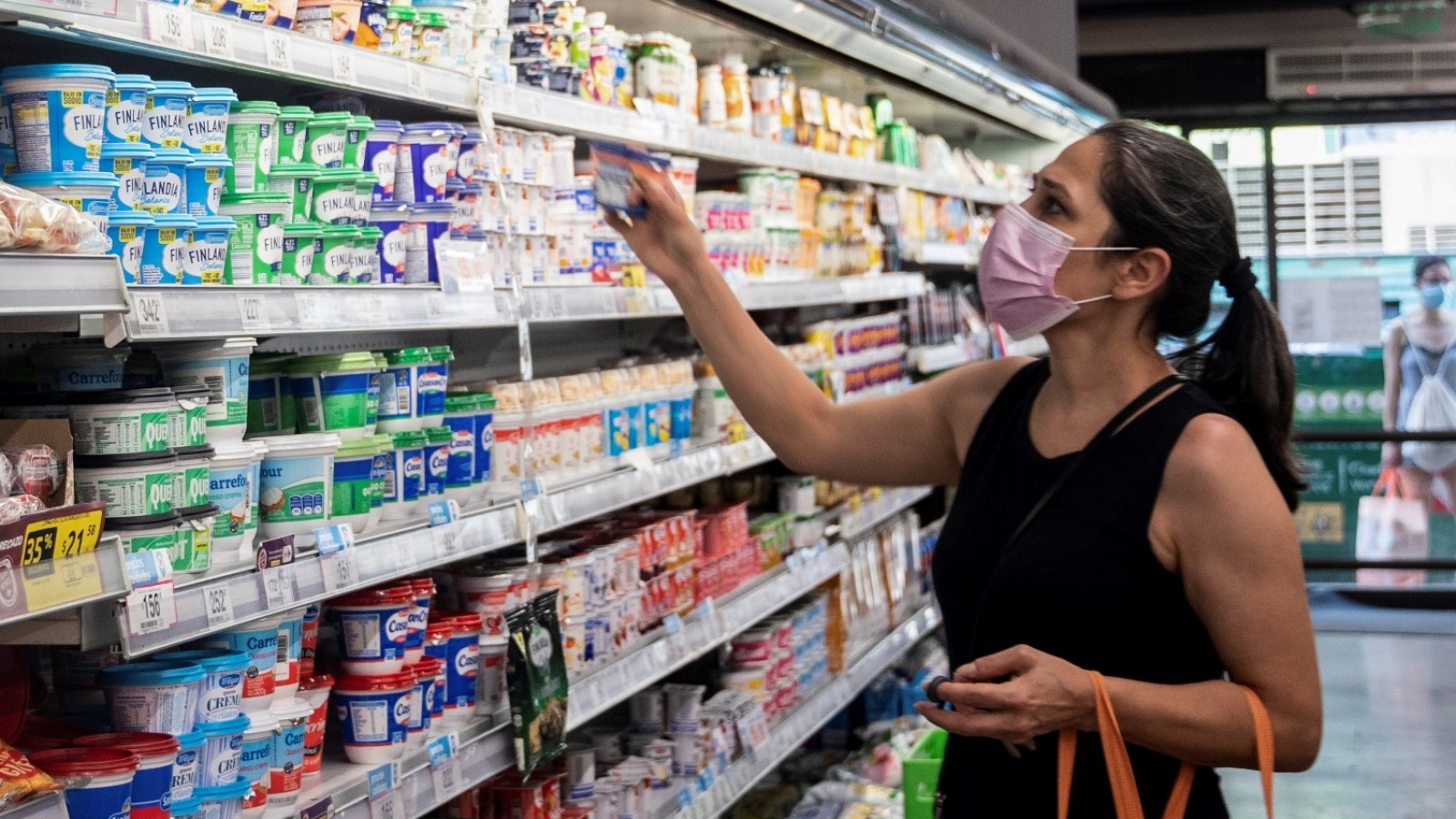 El índice de precios al consumidor subió 3,8% en diciembre y 50,9% durante 2021