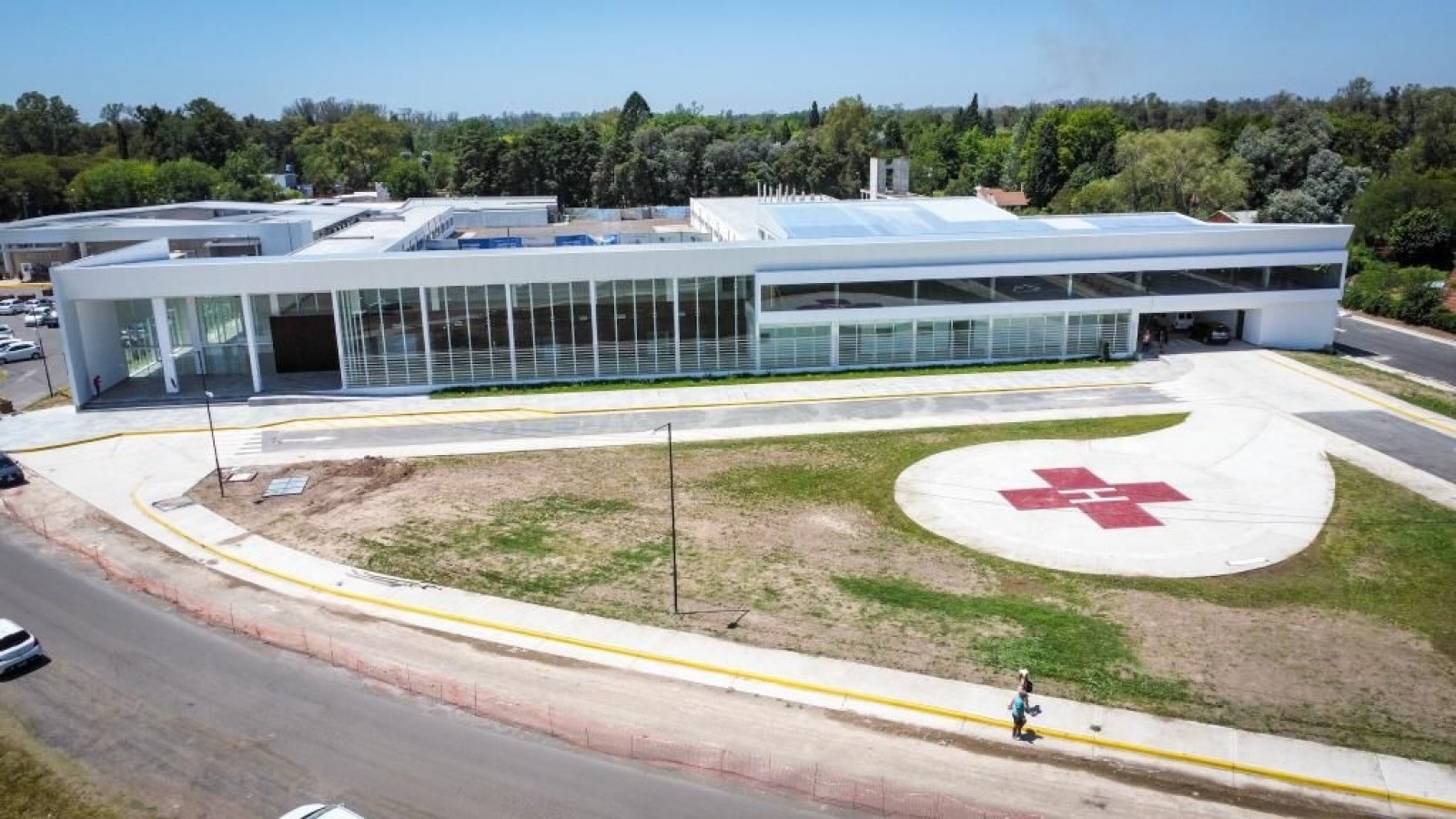 Achával y Kreplak recorrieron los avances del Hospital Central de Pilar