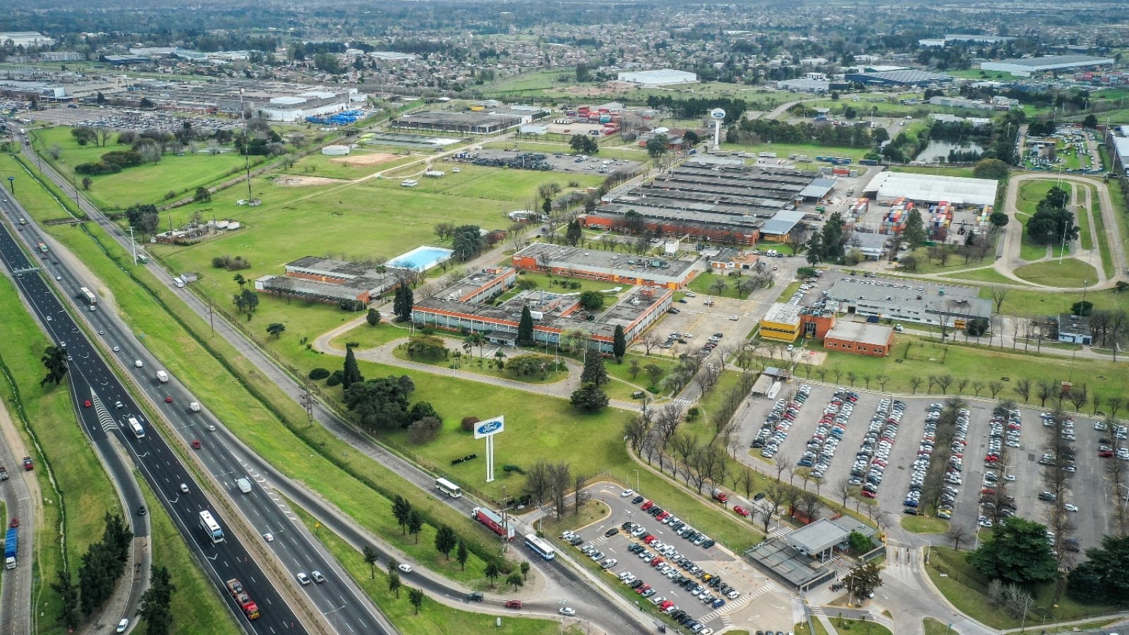 Ford anunció nuevos mercados de exportación para la pick up Ranger que produce en Pacheco
