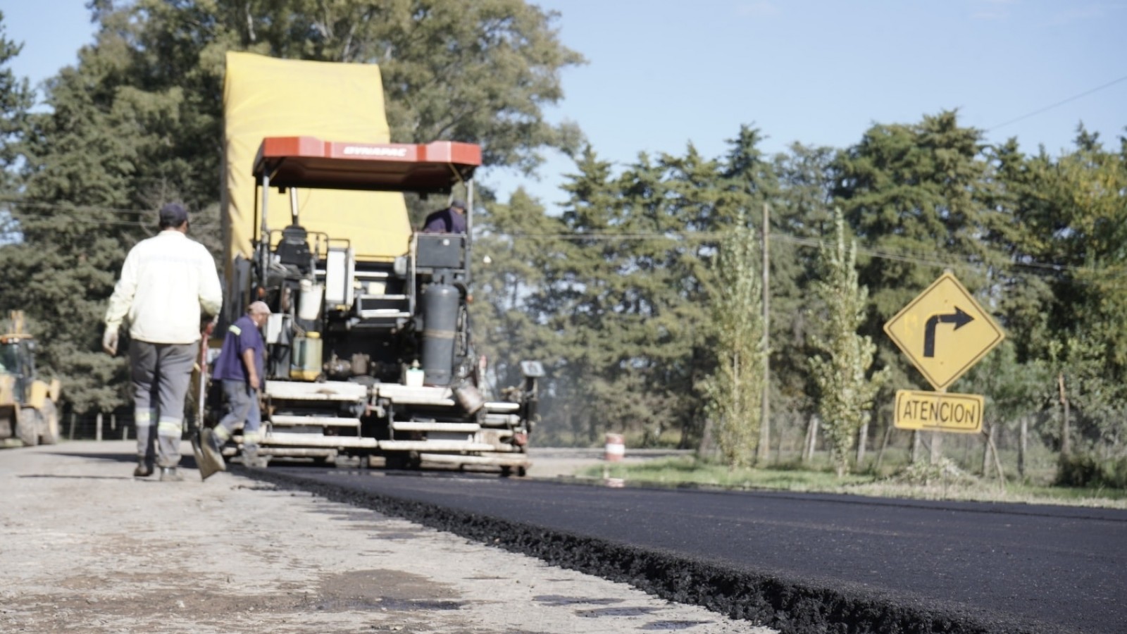 Obras que transforman: comenzó la pavimentación del acceso a Alsina