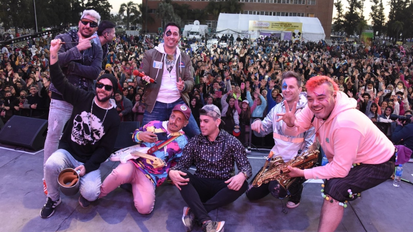 La espaguetada más grande del mundo se realizó en Malvinas Argentinas