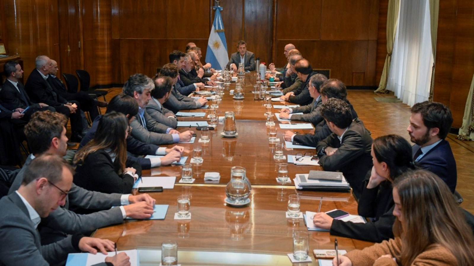 Massa anunciará el martes el nuevo esquema tarifario por regiones para agua, luz y gas