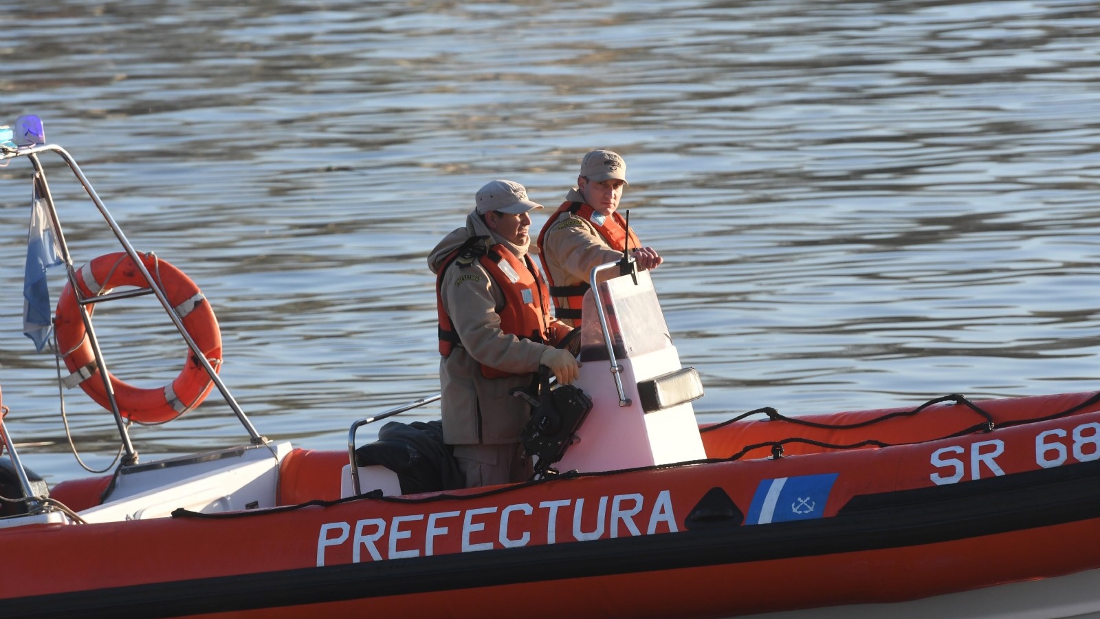 Encuentran un cuerpo en el lugar donde chocaron una lancha y un bote en río Luján