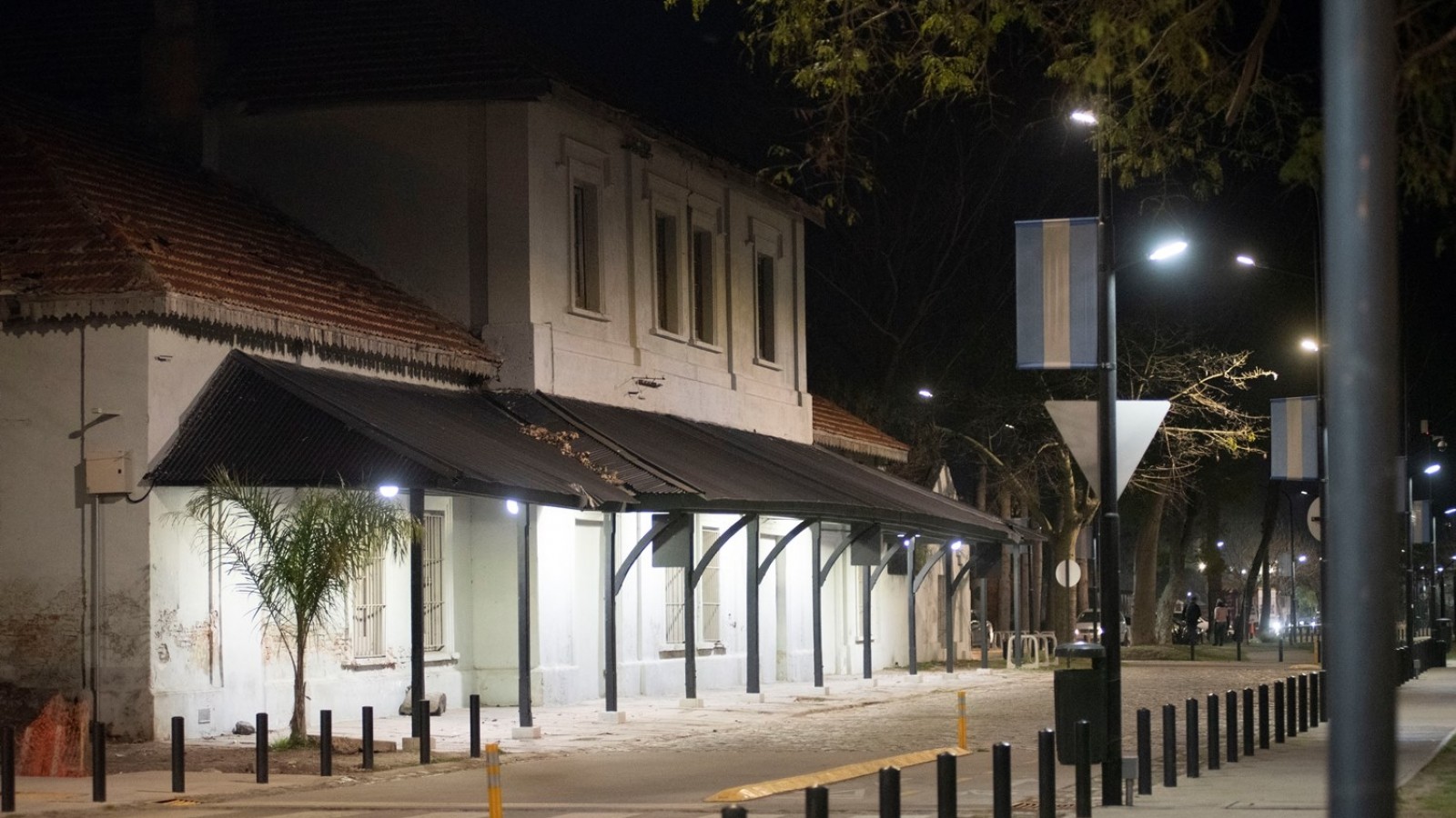 Refuerzan la iluminación en la Nueva Costanera de Campana