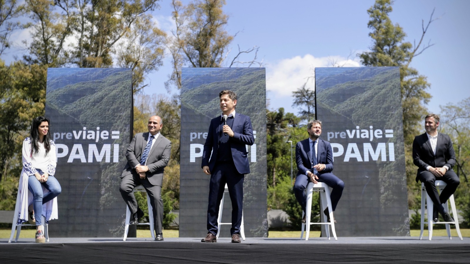 Achával, Kicillof, Manzur y Volnovich festejan el día del Jubilado en Pilar