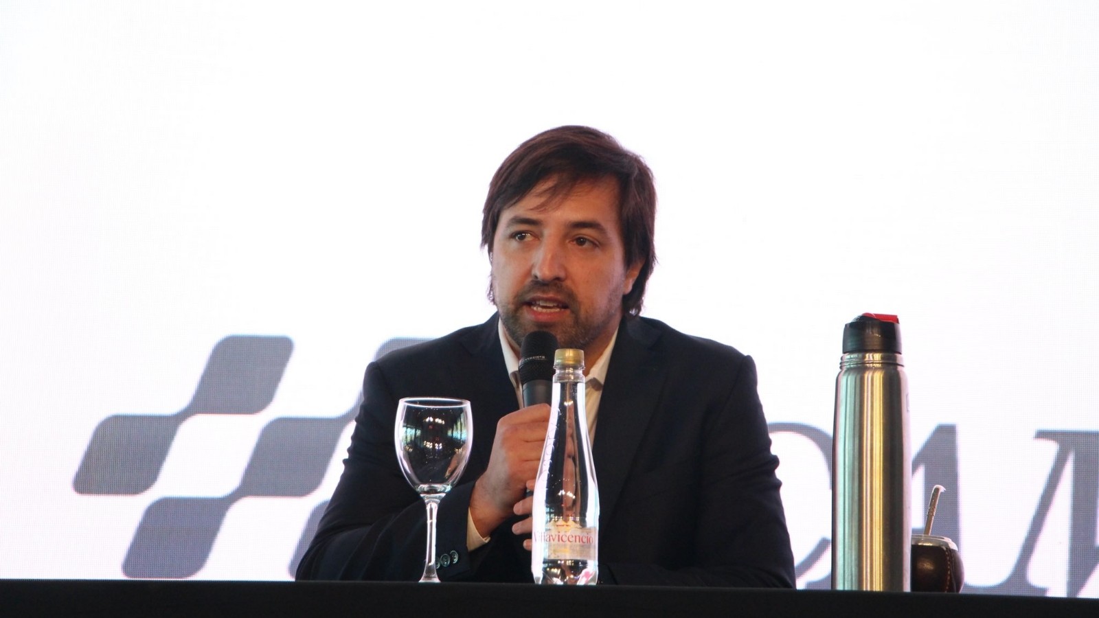 "Buscamos jerarquizar la carrera de Enfermería", dijo Kreplak al defender modificación de Ley 10.471