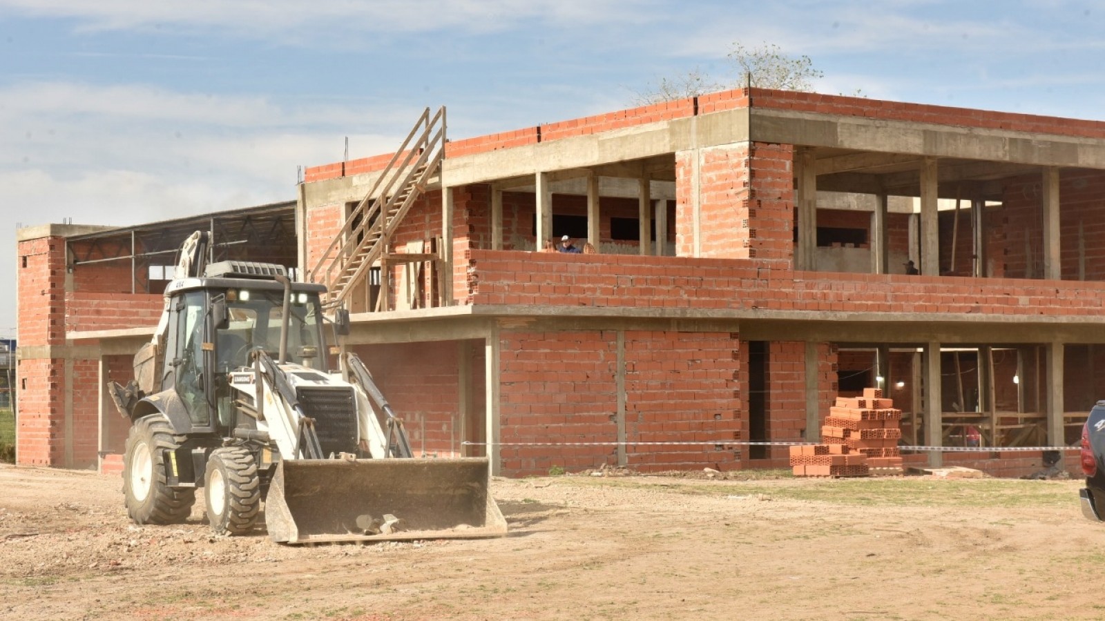Noe Correa y Leo Nardini recorrieron la obra del nuevo anexo de Defensa Civil