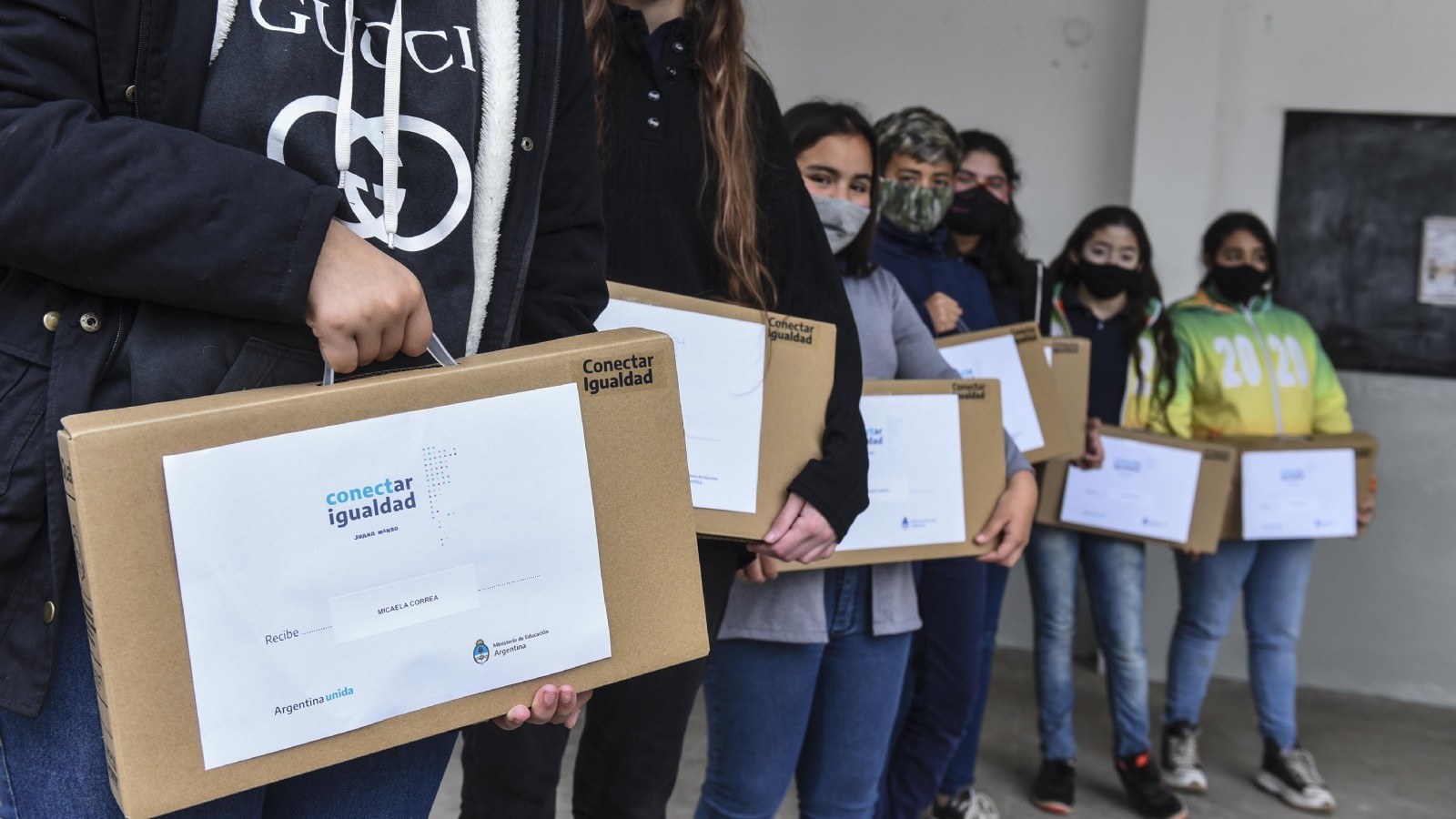 Perczyk: “Es un derecho que las y los jóvenes del país tengan su computadora”