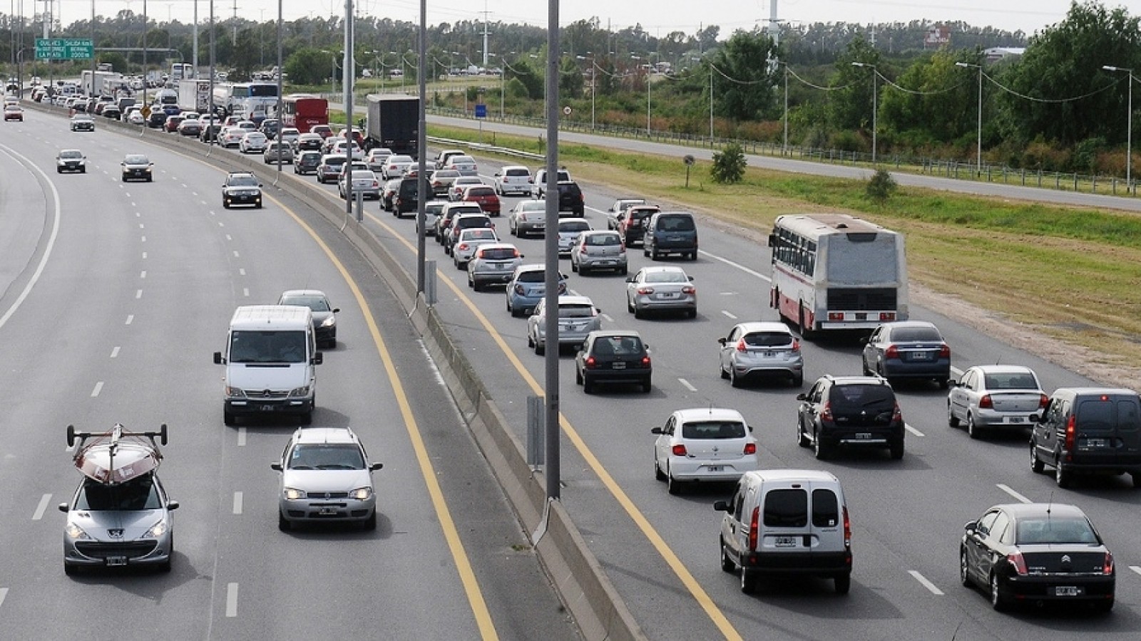 Récord turístico: Cerca de dos millones de personas viajaron por el país este fin de semana largo