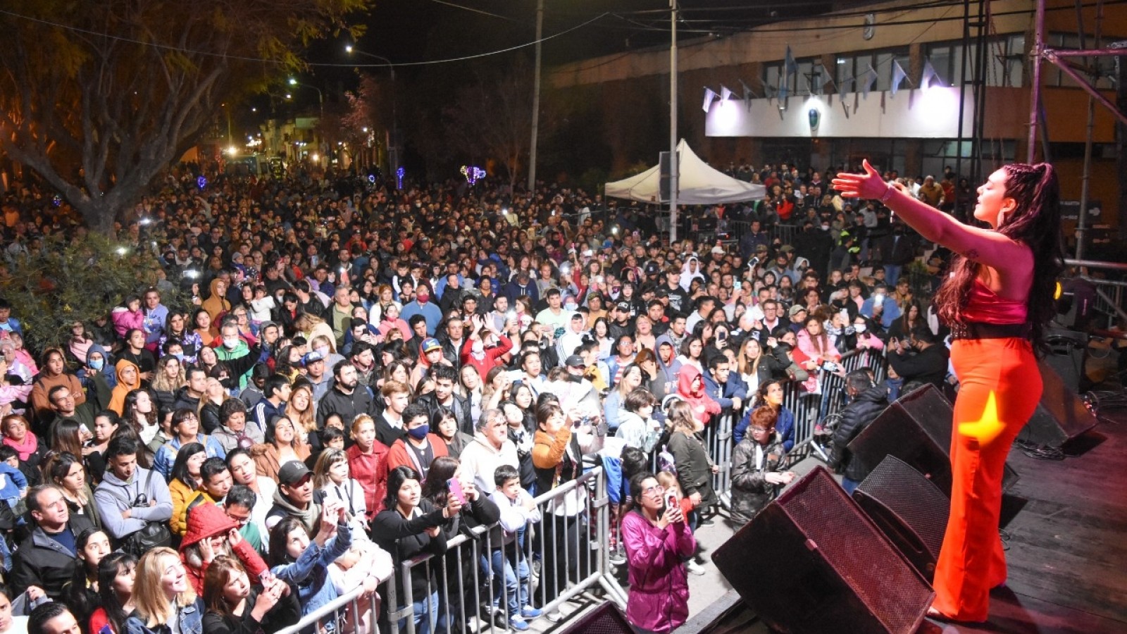 Segunda noche de la Fiesta de la Primavera: otro encuentro de talentos juveniles y música con Mablú y Ángela Leiva